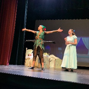 Peter pan singing with Wendy.