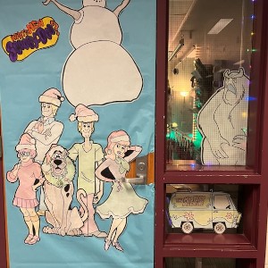 A Scooby Doo Christmas door 