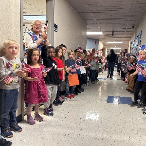 EES students line the hallways, ready to thank our Veterans.